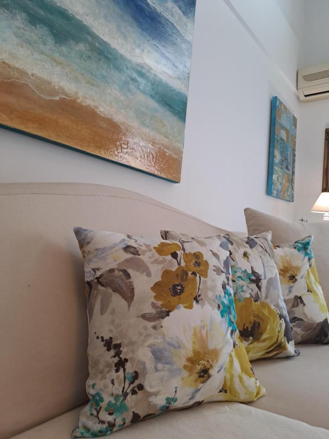 Sea & City - 10 Min Drive To The Beach & Athens Airport Apartment Markopoulo Mesogaias Luaran gambar