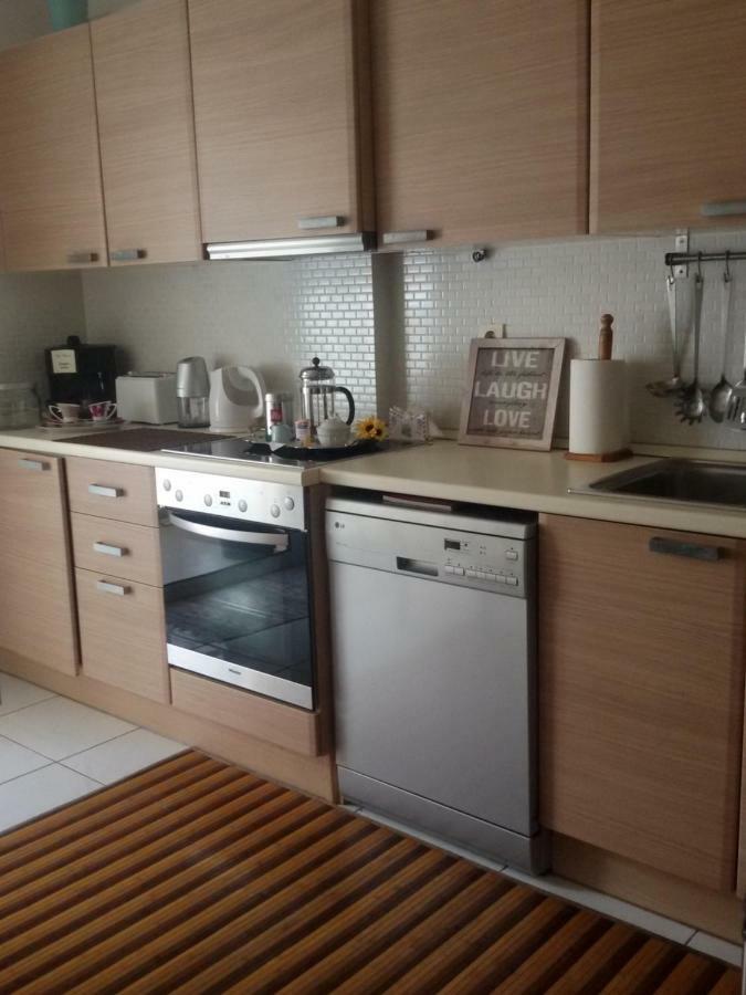 Sea & City - 10 Min Drive To The Beach & Athens Airport Apartment Markopoulo Mesogaias Luaran gambar